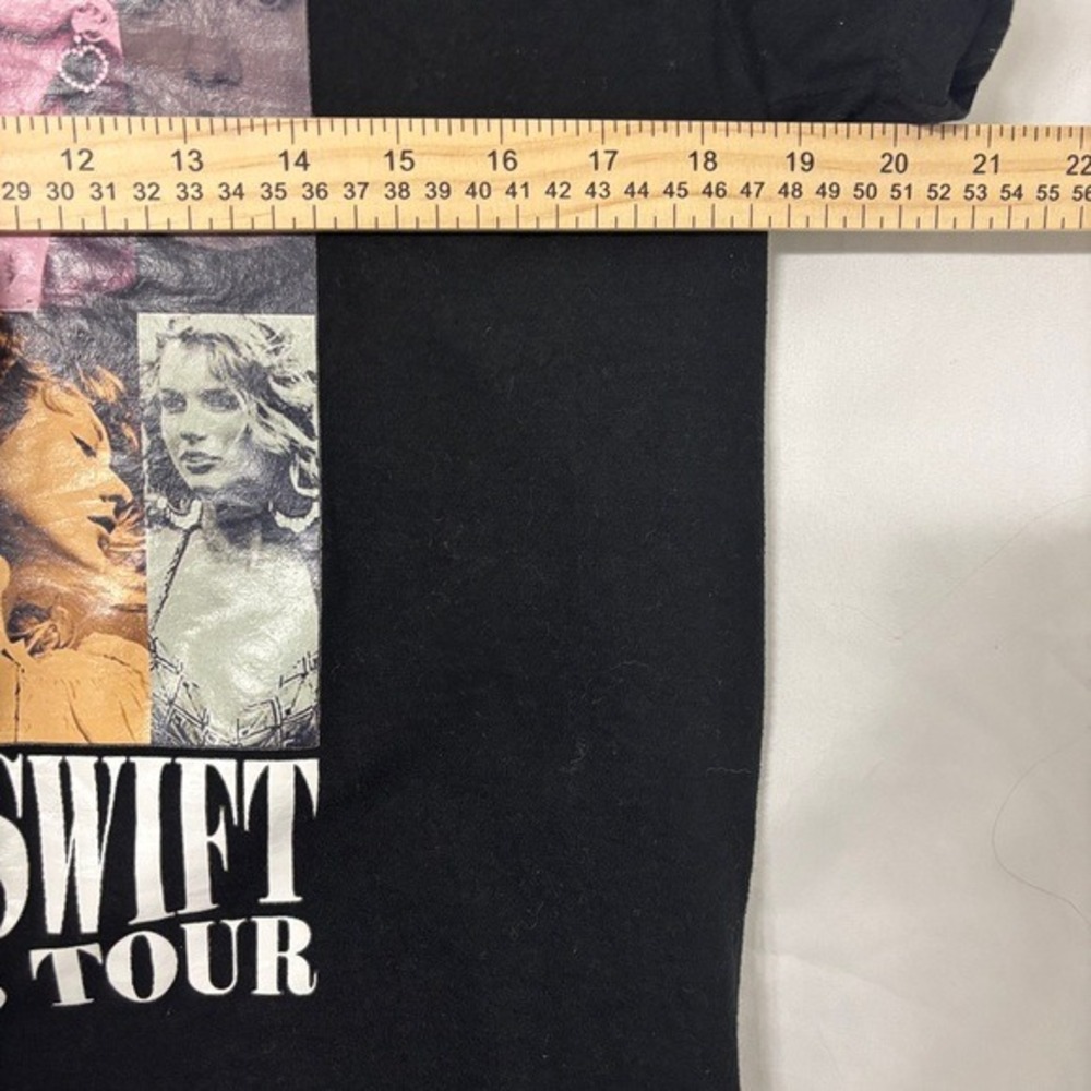 Taylor Swift The Eras Tour T-Shirt Size Medium Black Graphic Style Tee Music - Picture 5 of 10